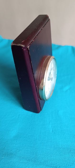 Продам шикарный на столный часы .