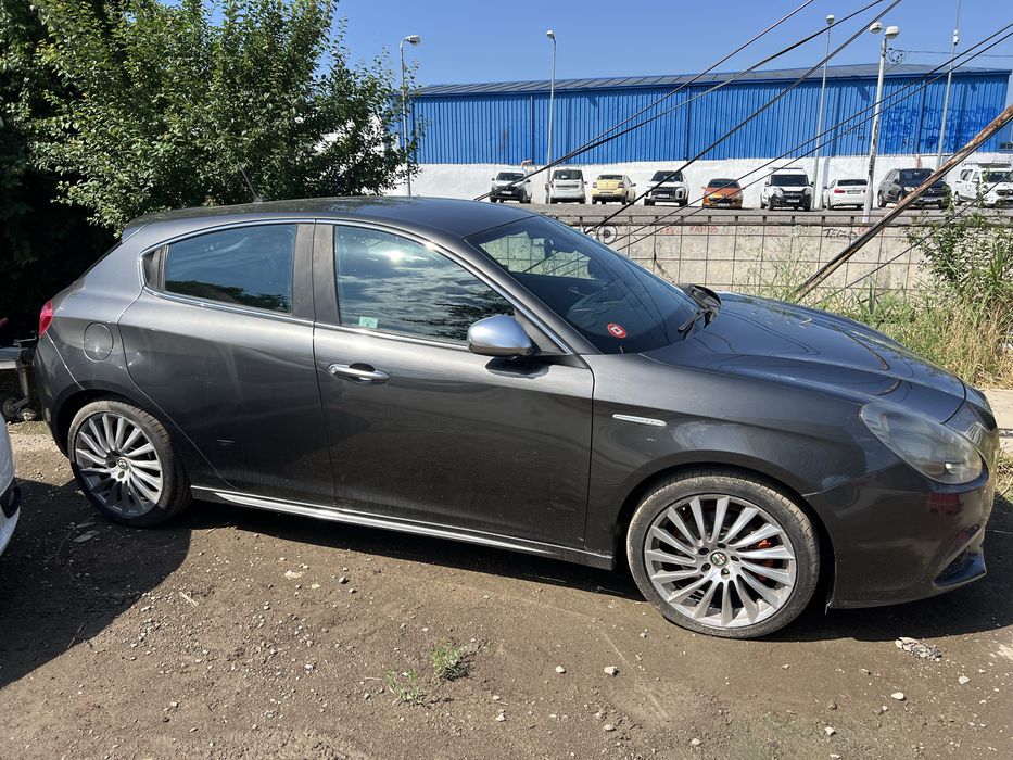 Alfa Romeo Giulietta 2.0 JTDM 140 CP – 2011 – Înmatriculată RO