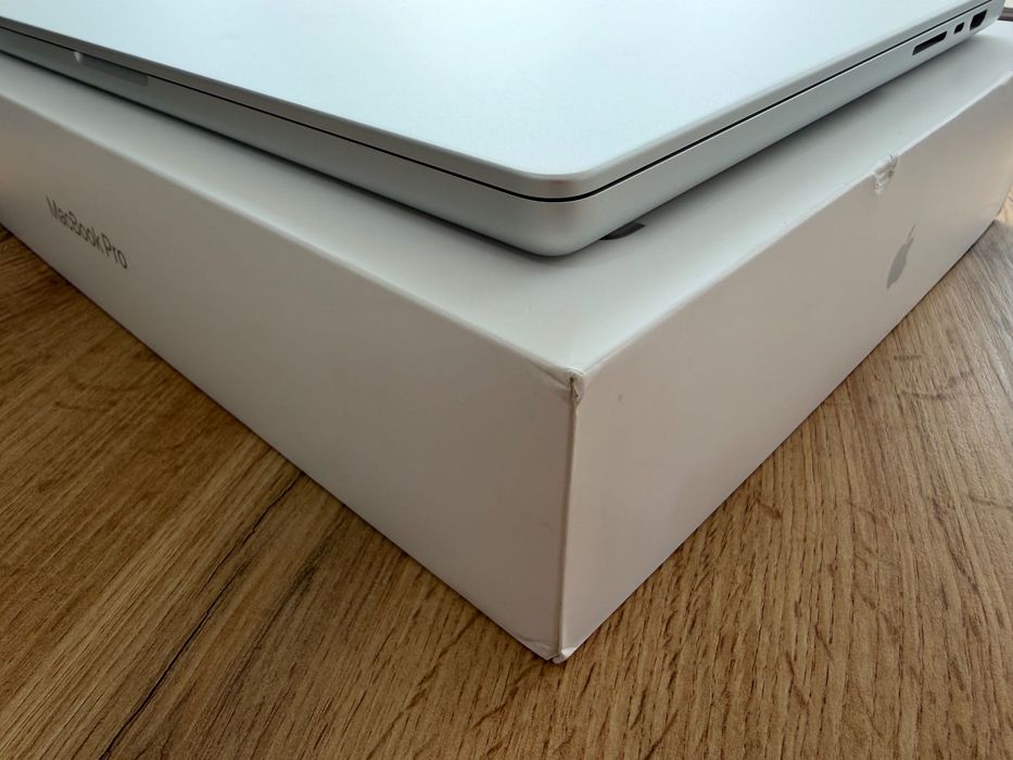 MacBook Pro 16" M2 PRO 12-Core CPU, 19-Core GPU, 32GB RAM, 1TB SSD