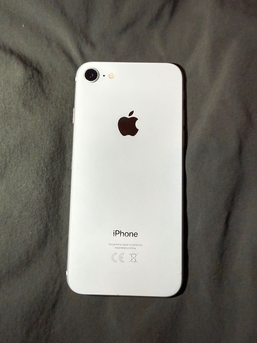 iPhone 8 Silver Baterie 100% telefon Apple ca si nou
