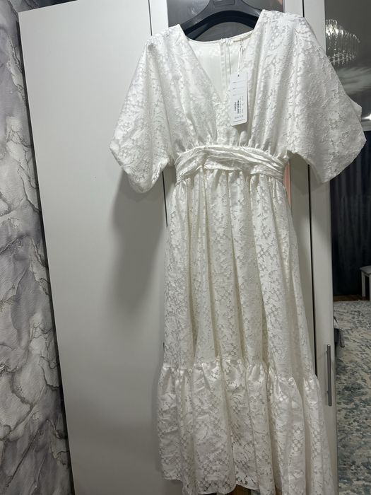 Продам нарядное брендовое платье