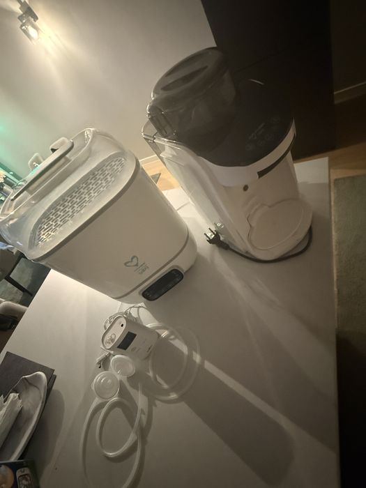 Vând set de produse pentru bebeluși EasyCare Baby, în stare foarte bună, aproape noi, foarte bine întreținute.