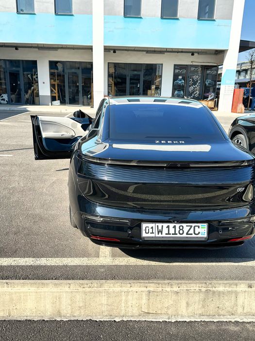 Zeekr 007 srochna 2024