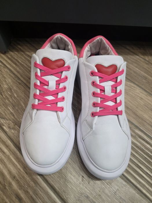 Дамски маратонки LOVE MOSCHINO