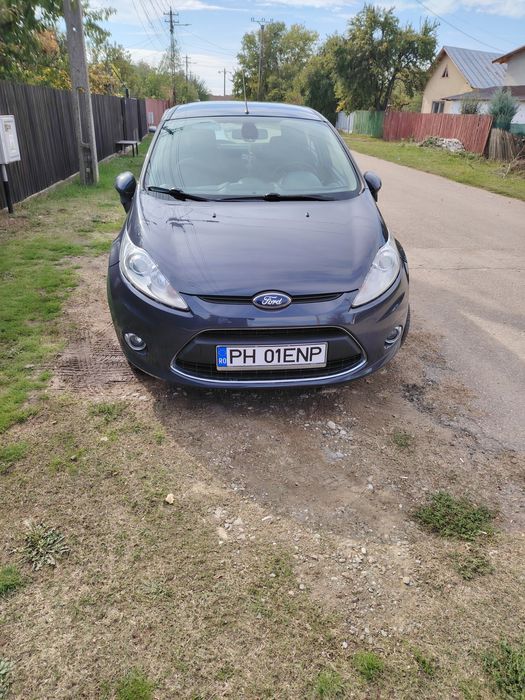 Vând  Ford fiesta