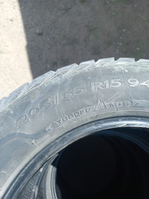 Продам шины зимние 205/65 R15