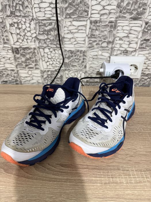 asics gel-kayano 23