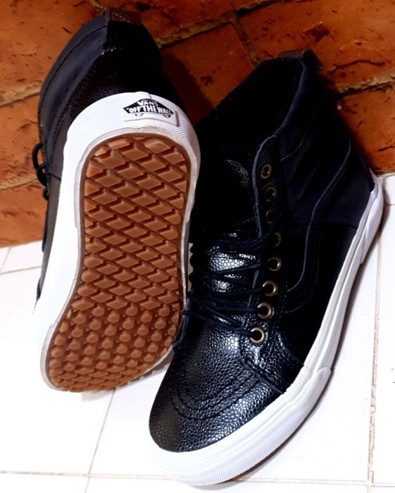 Кецове VANS Sk8 HI   38р-р. 80лв. Само пробвани. Без забележки.