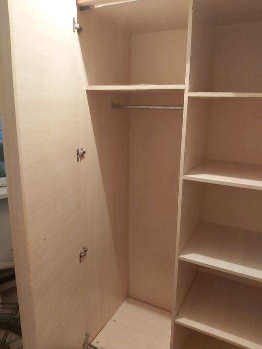 Продам шкаф в хорошем состояние