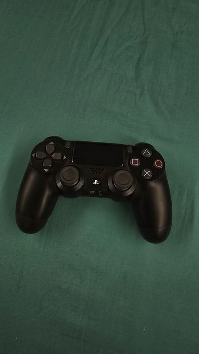 PS 4 Slim +manetă originală + 5 jocuri