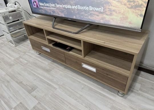 Продам ТВ тумбу 130см