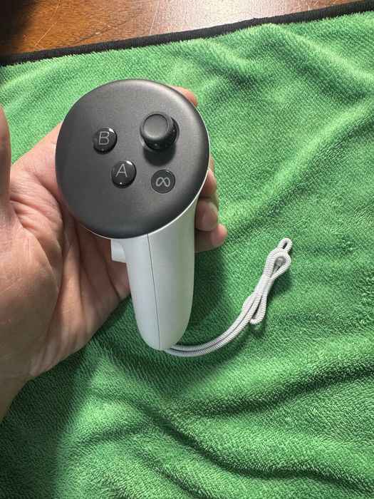 Meta quest 3 128 gb yengde 2 soat ishlagan