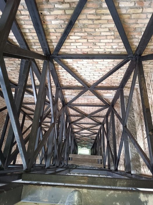 Lift uchun metallokonstruktsiy