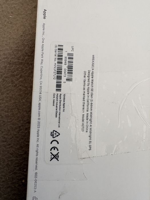 Apple Watch SE 2 44 мм + 2 каишки + зарядно