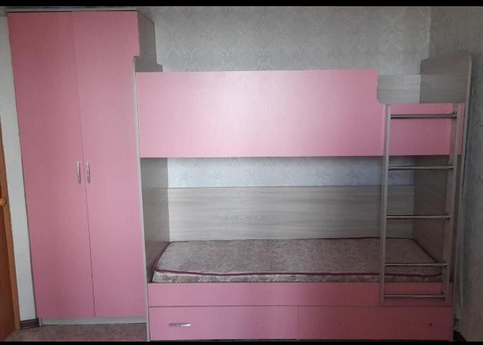 Продам шкаф и двухярусный кровать.