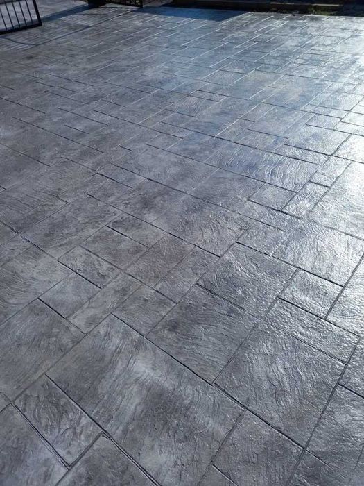 Îți faci curtea? Alege beton amprentat durabil și elegant