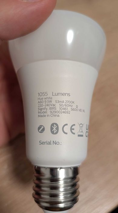 Kit Philips Hue Bridge, 3x albe, 1 color, 1 remote, 1 wall switch