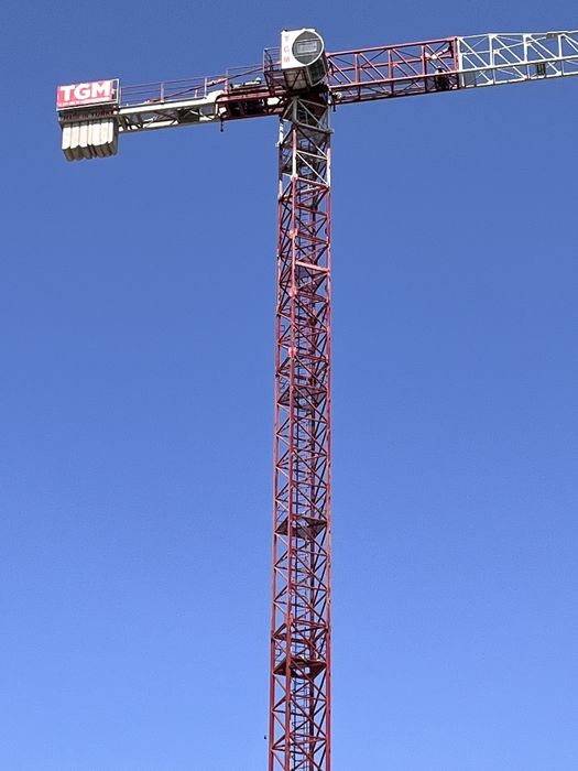 Срочно продается Башенный Кран  Находятся в Ташкенте