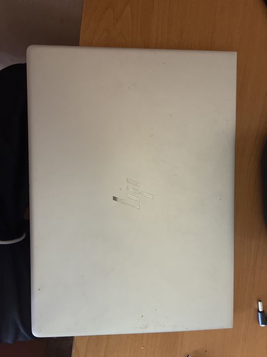 Продавам Лаптоп HP EliteBook 830 G6 СПЕШНО