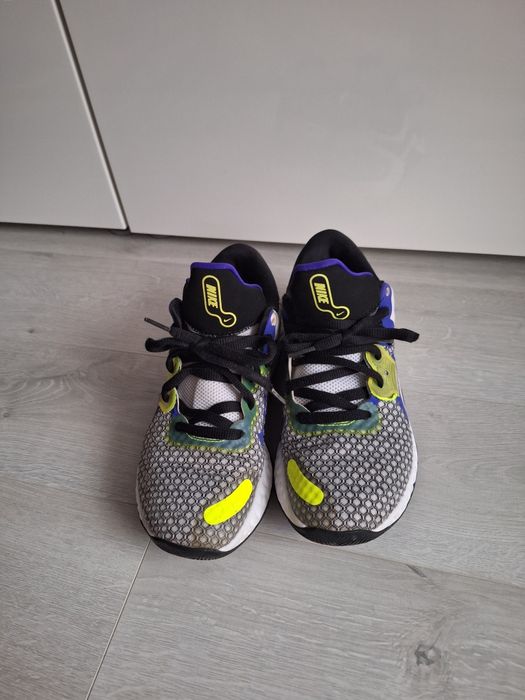 Adidași Nike model semigheata