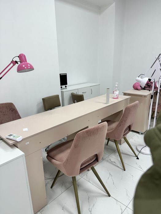 Продается срочно мебель для салона