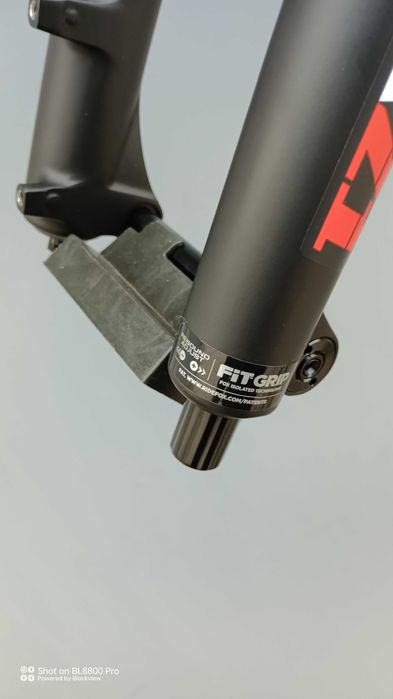 Вилка 27.5"-170mm Marzocchi Bomber Z1 Grip 15х110 Enduro 2023