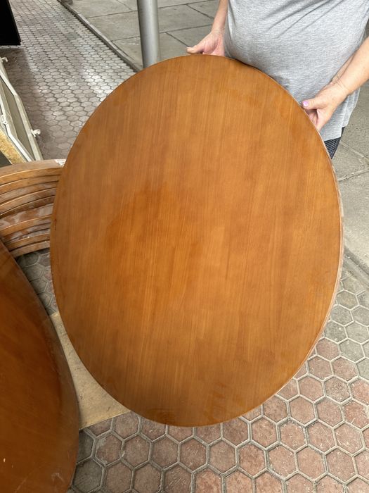 Стол из натурального дерева очень качественные