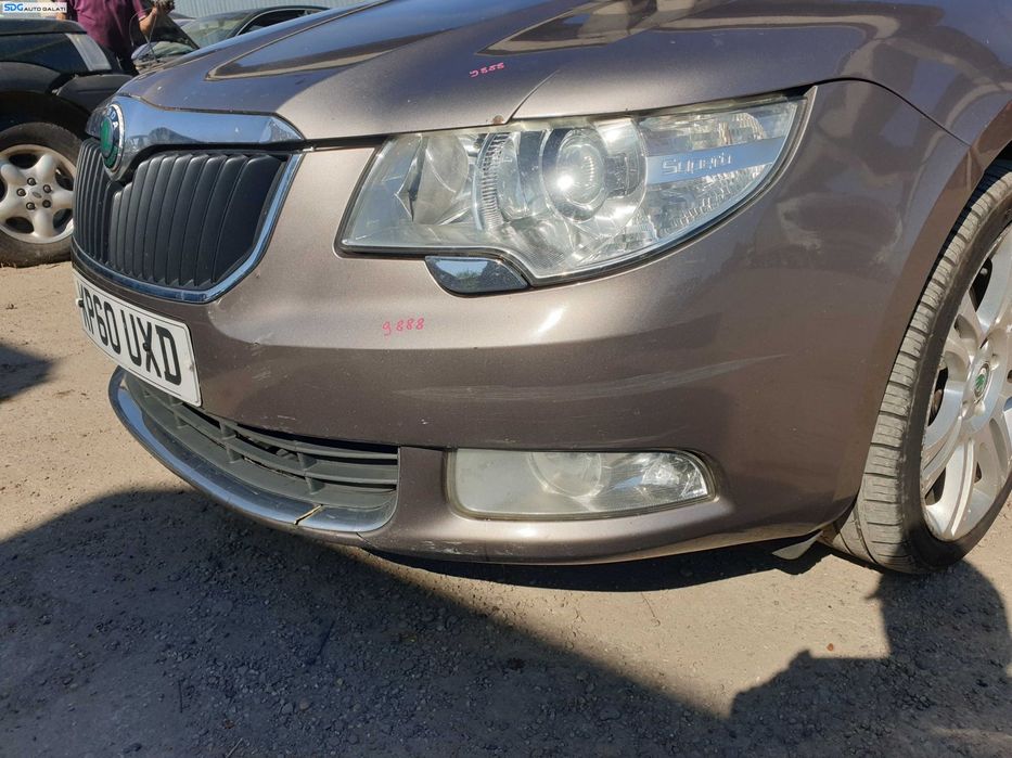 Bara Spoiler Fata cu Grile Proiectoare cu Imperfectiuni Skoda Superb 2 Break Combi NFL Non Facelift 2008 - 2013 Culoare 9888 [K0042]