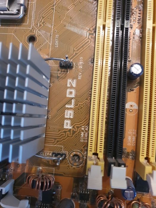 Placă de bază ASUS P5LD2