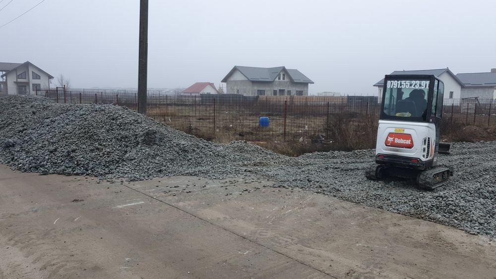 MiniExcavator pentru sapat  și picon / bobcat incarcator