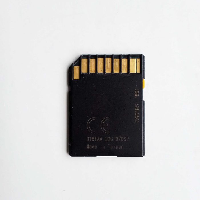 ОЗУ Ram DDR3 2 GB. Sd флешка 32 gb.