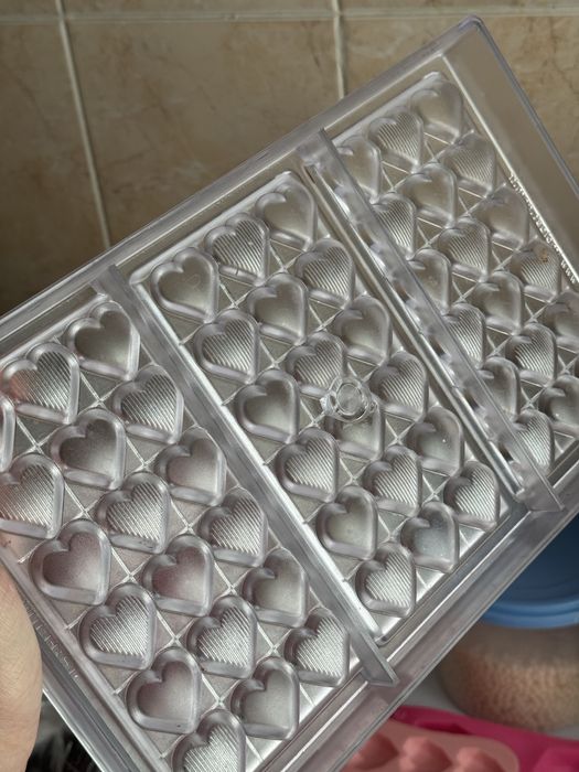 Продам Формы доя шоколада, инвентарь