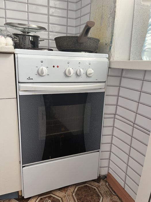 продаю электрическую плиту