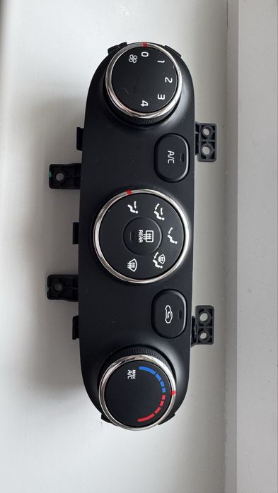 Kia Cerato блок управления климат-контролем