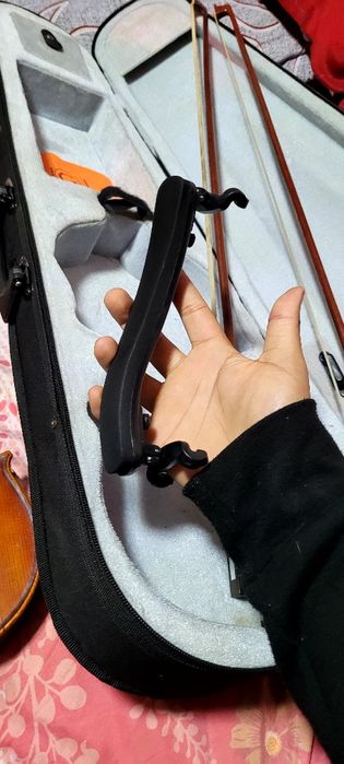 Vând vioară bună de studiu cât și pentru profesioniști