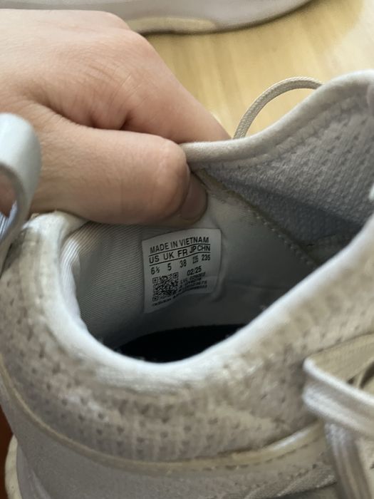 Волейбольные кроссовки