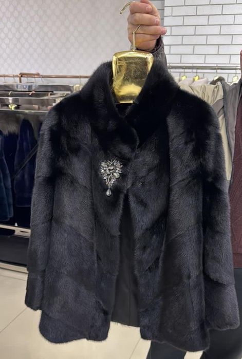 Срочно продам шубу новый.