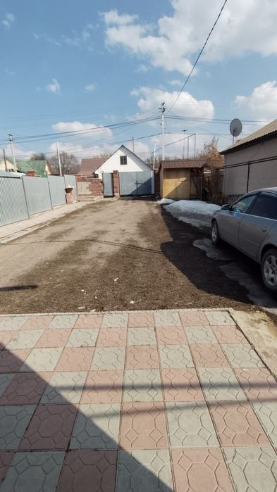 Квартиру с участком 2 сотки