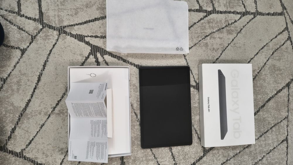 Tableta Samsung noua 800 lei