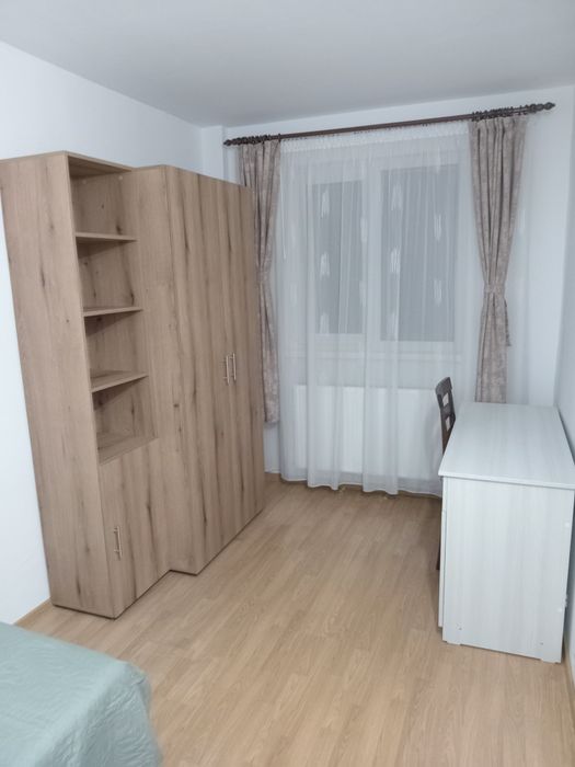 Închiriez  apartament decomandat Brasov