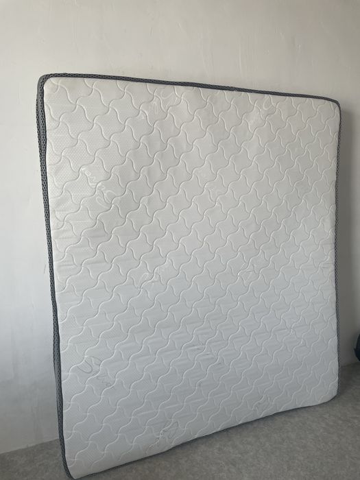 Продается матрас новый 180*200