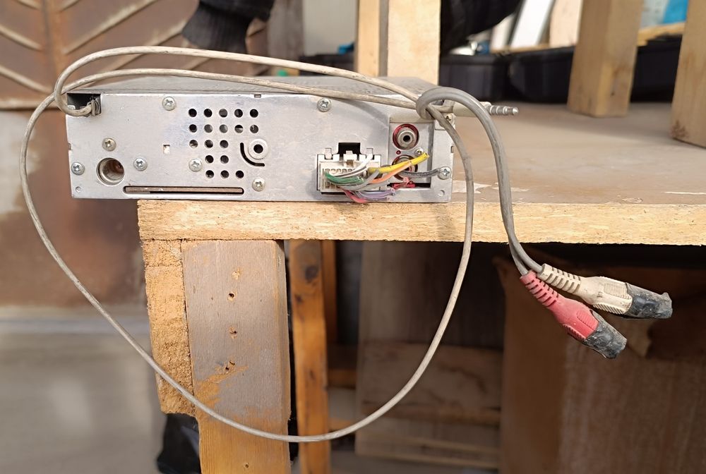 Clarion магнитафон сотилади