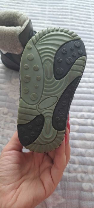 Ботиночки на зиму на мальчика 1-2годика