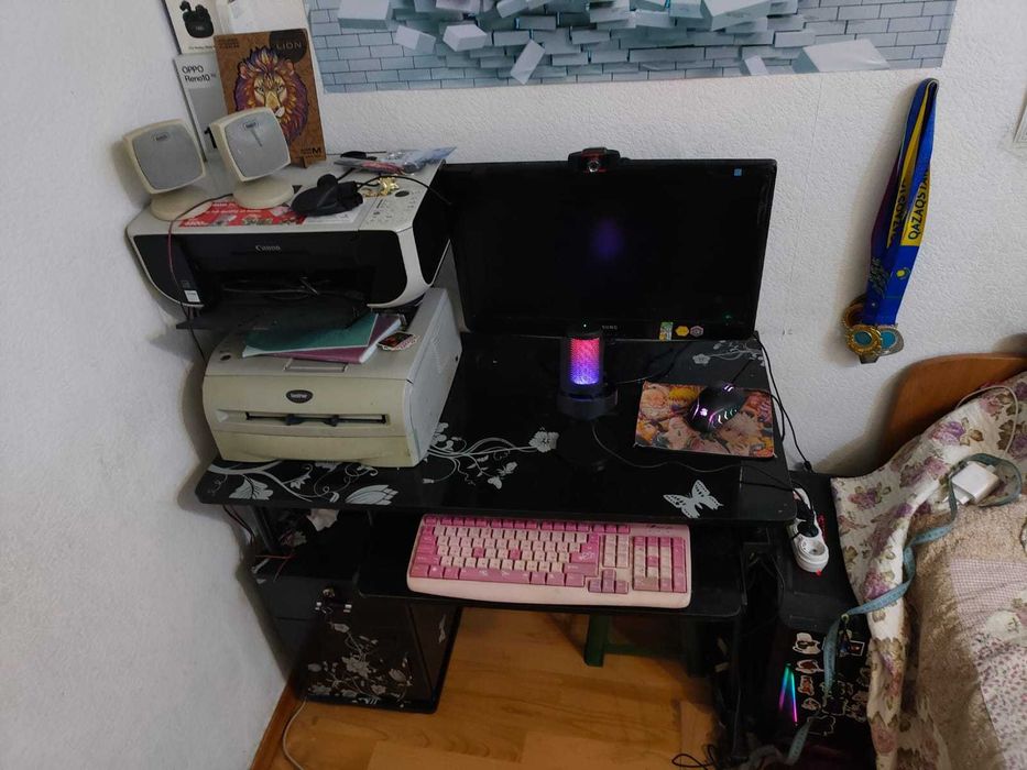 Компьютерный стол