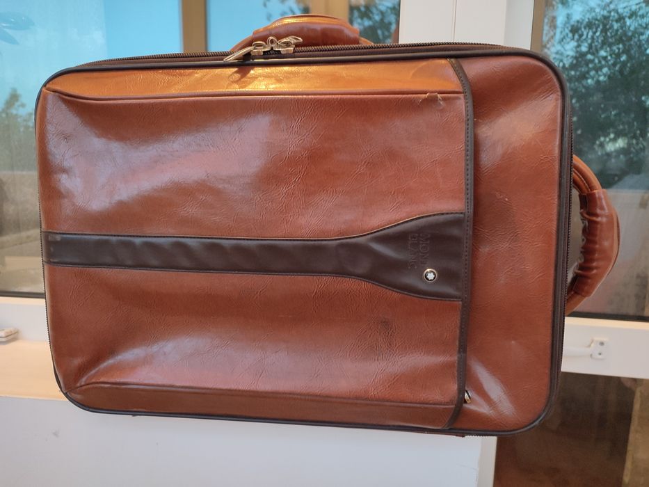 Продам советские чемоданы