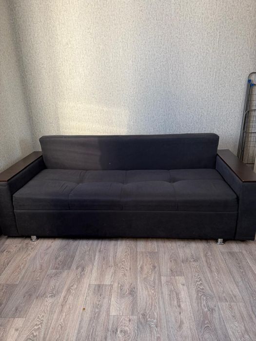 Продается диван.