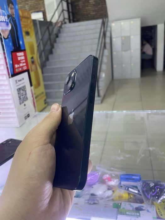 iPhone 13 128GB в отличном состоянии