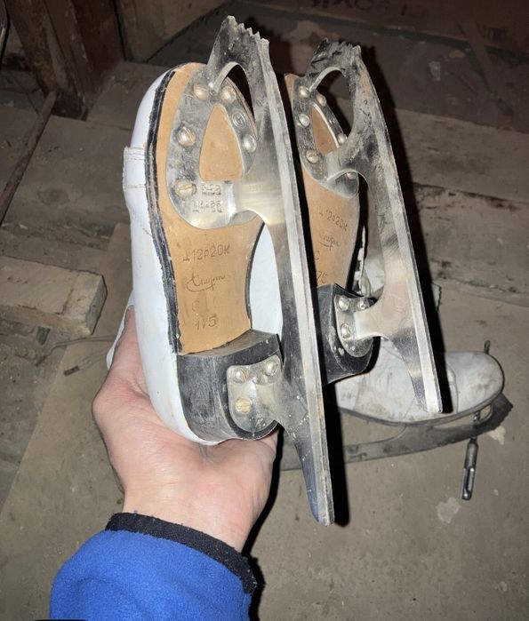 Продается ролики для детей и коньки