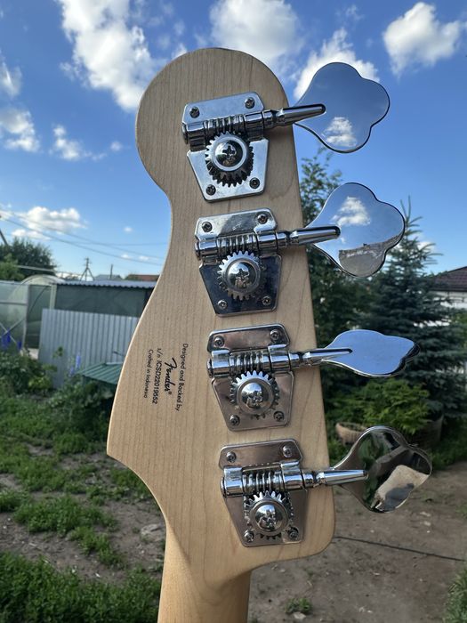 Бас гитара Squier Affinity Series Precision Bass