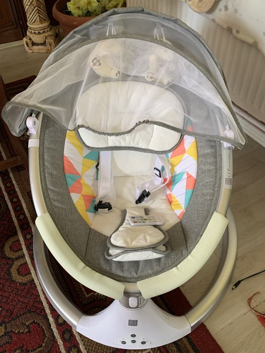 Leagăn Electric Bebeluși cu 5 trepte de legănare si bluetooth